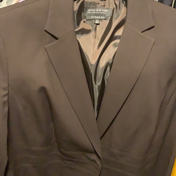 Jones New York Suit (Blazer and Pants Set) - Picture 7 of 8